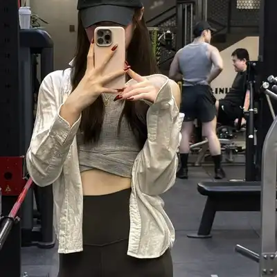 夏彤